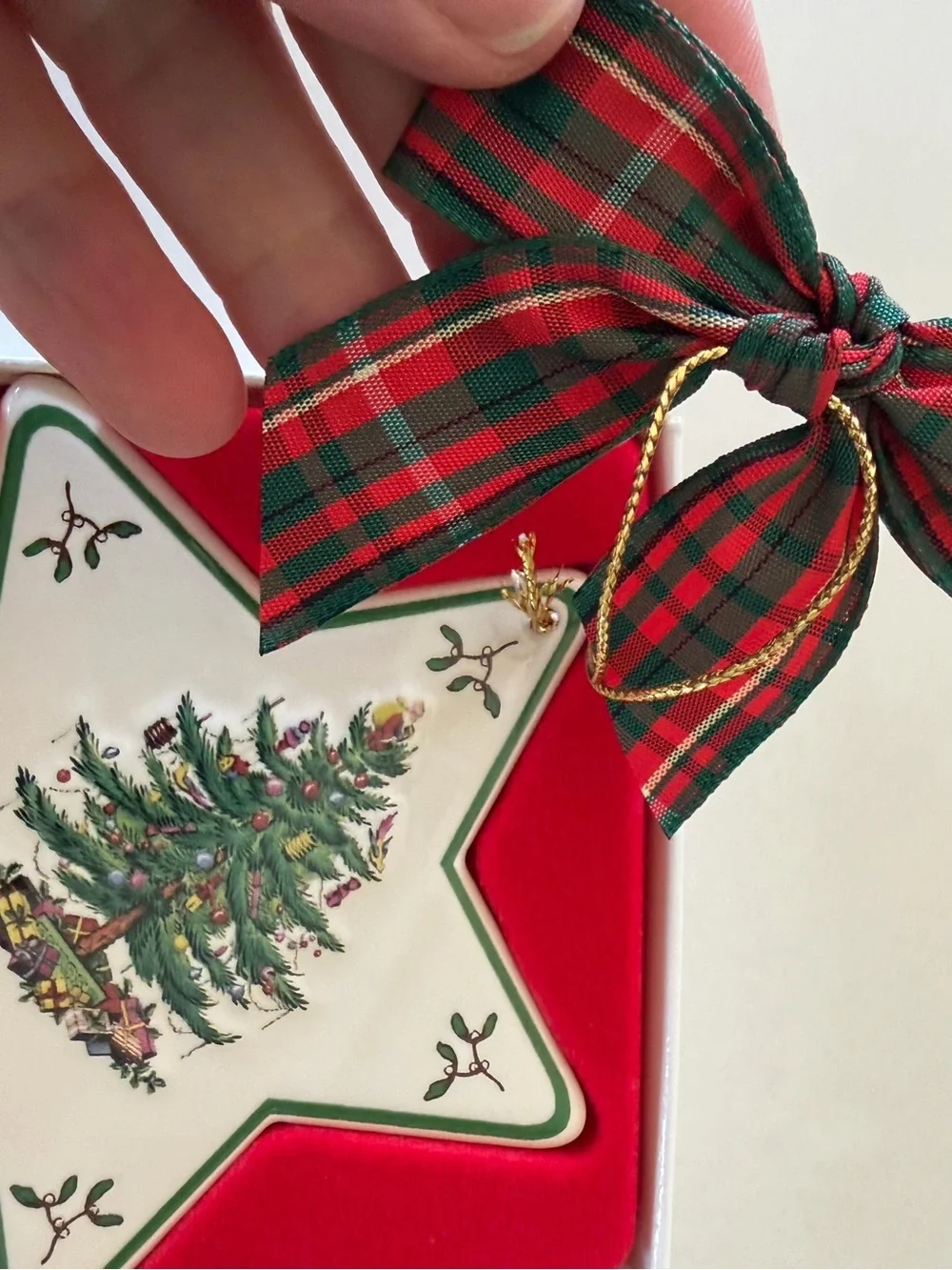 NIB Spode Star Porcelain Christmas Tree Ornament in Green and Red Accents